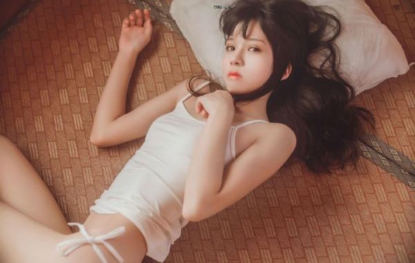 她故意张开双腿让我c_BD神马影院手机在线